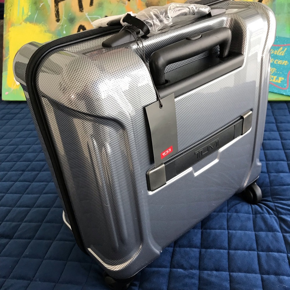 GORGEOUS TUMI COMPACT CARRY ON / HARDCASE (NWT) - Picture 5 of 8